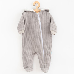 NEW BABY Dojčenský mušelínový overal s kapucňou New Baby Comfort clothes sivá